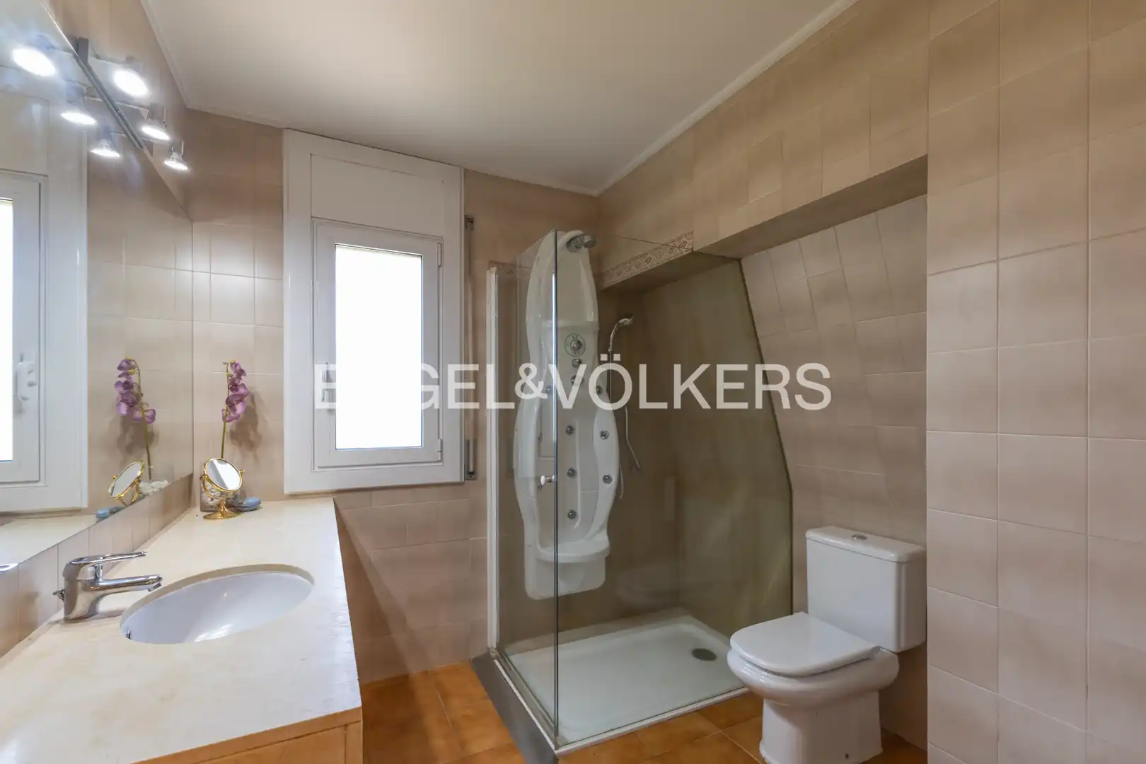 Bany de Casa o xalet en venda en Puigcerdà amb Calefacció, Jardí privat i Parquet