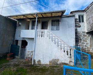 Vista exterior de Casa adosada en venda en A Cañiza   amb Traster i Moblat