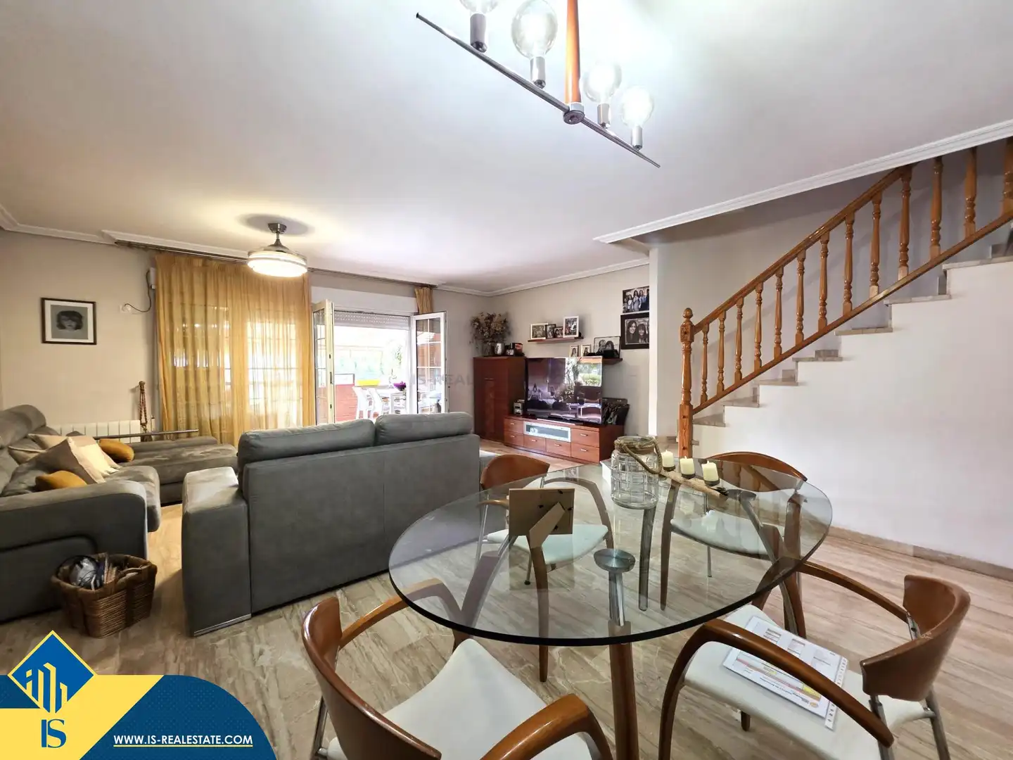 Living room of Houses for sale in Alicante / Alacant  with Terrace, Furnished and Community pool