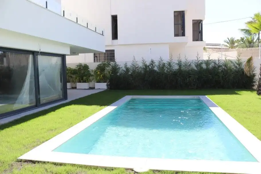 Piscina de Casa o chalet en venta en L'Alfàs del Pi con Aire acondicionado, Calefacción y Jardín privado