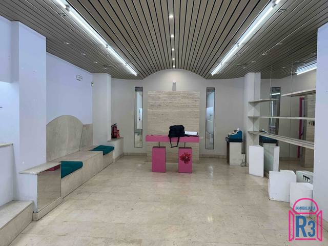 Local comercial en Alquiler en Daoiz y Velarde en El Ejido - Santa Ana