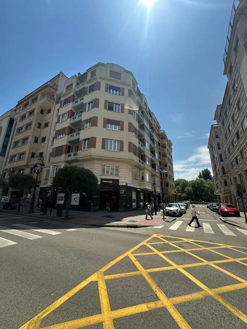 Vista exterior de Pis per a compartir en Burgos amb Calefacció i Moblat