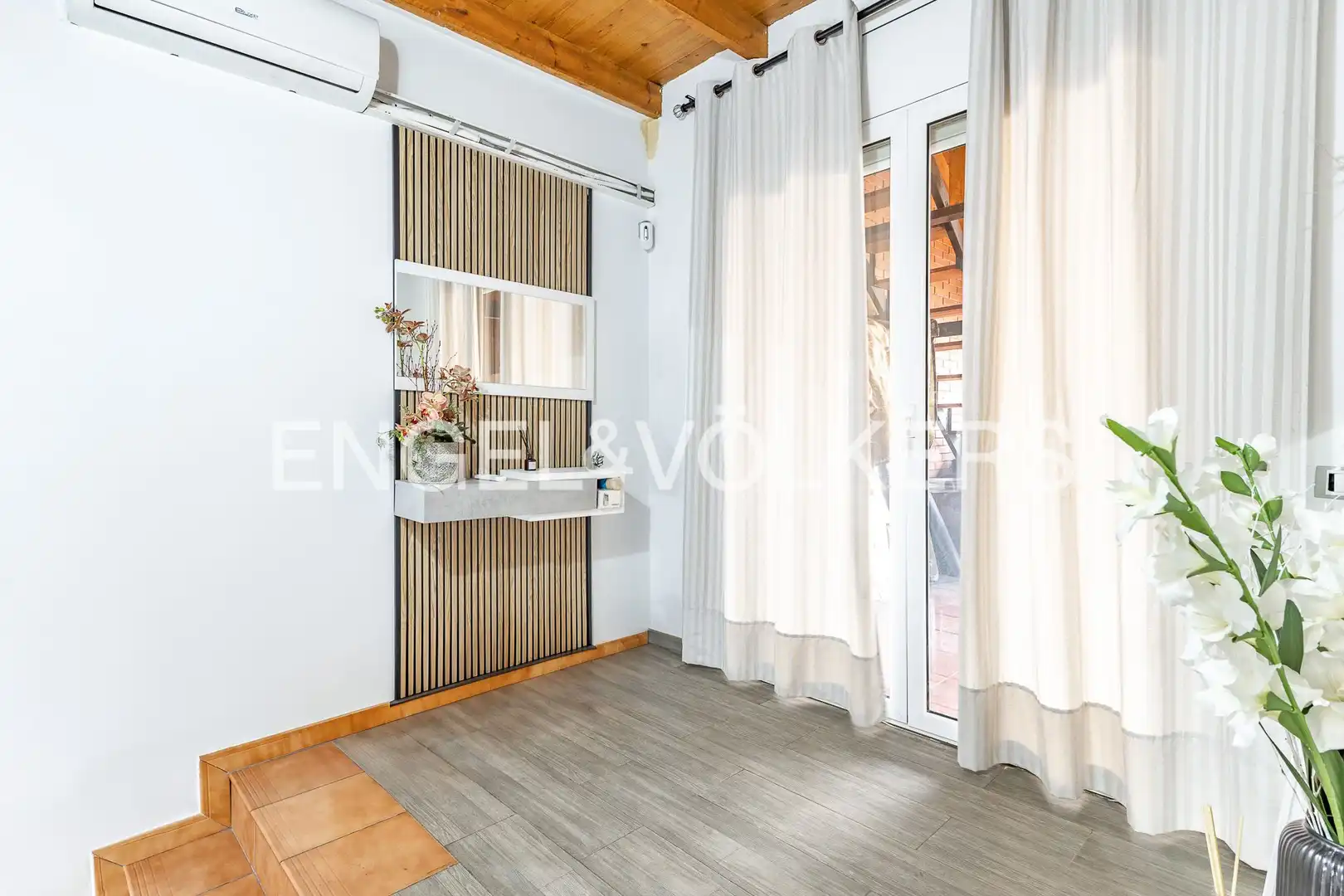 Sala de estar de Dúplex en venta en Montcada i Reixac con Aire acondicionado, Calefacción y Terraza