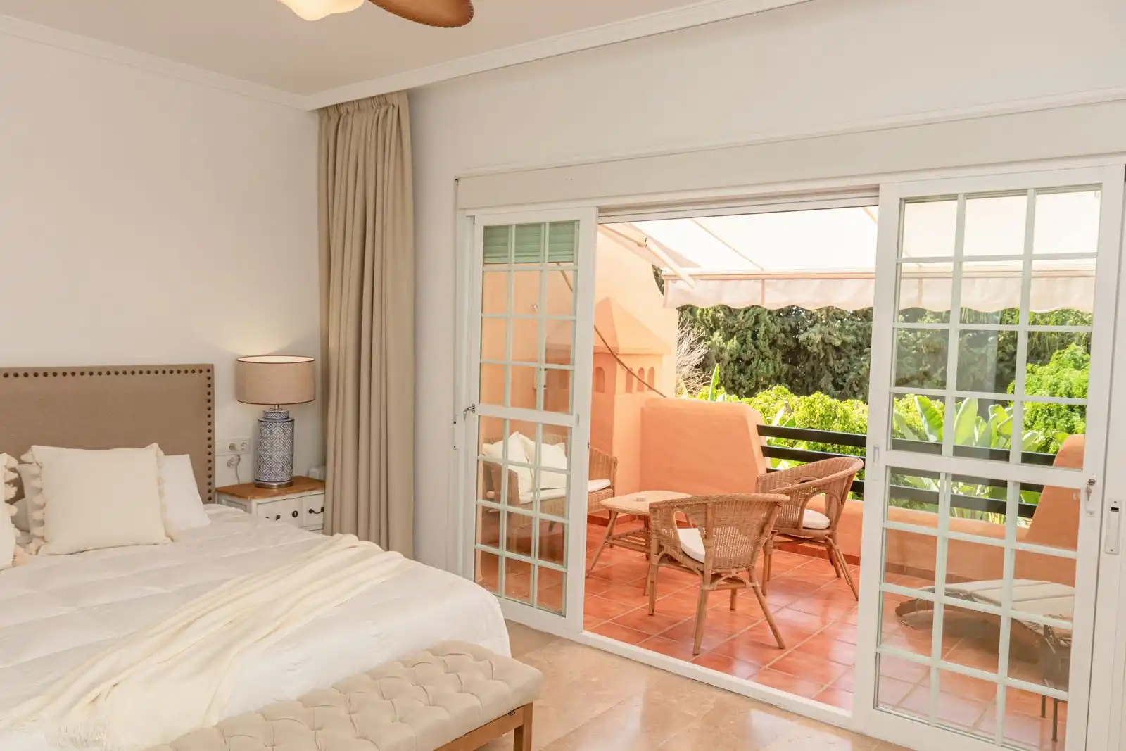 Habitación de Casa adosada de alquiler en Marbella con Aire acondicionado, Amueblado y Horno
