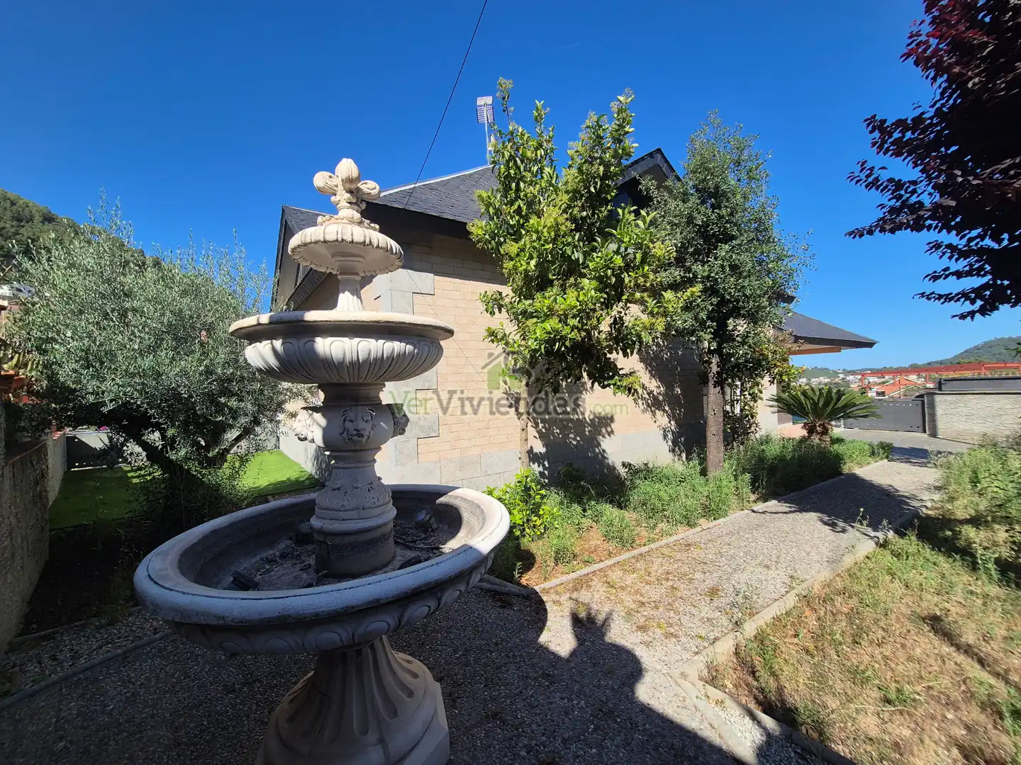 Vista exterior de Casa o chalet en venta en Vallirana con Aire acondicionado, Calefacción y Jardín privado