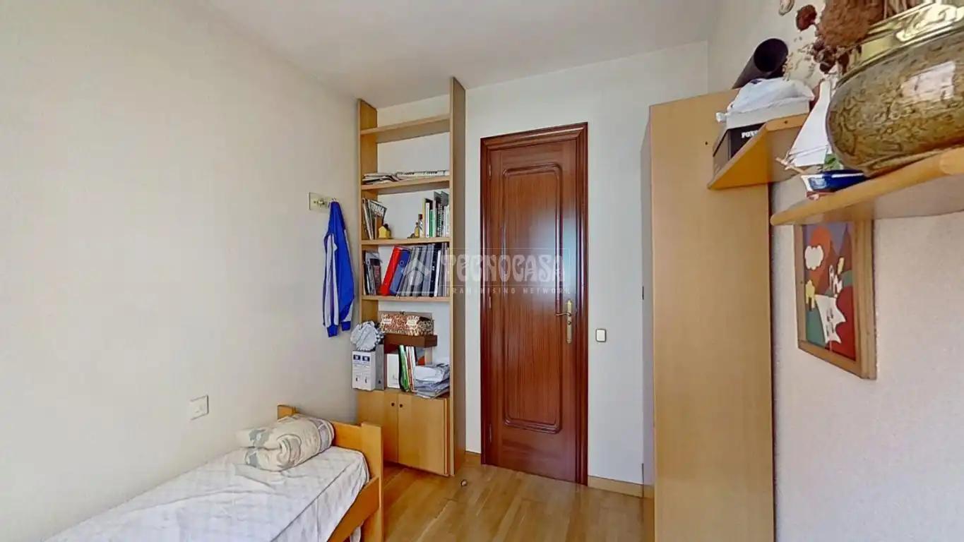 Habitación de Piso en venta en Cerdanyola del Vallès con Terraza