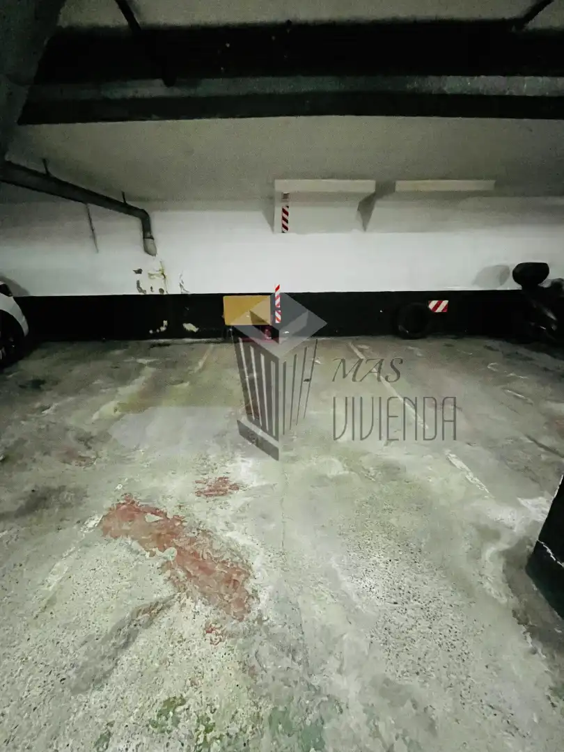 Parking de Piso en venta en La Línea de la Concepción con Amueblado y Piscina comunitaria