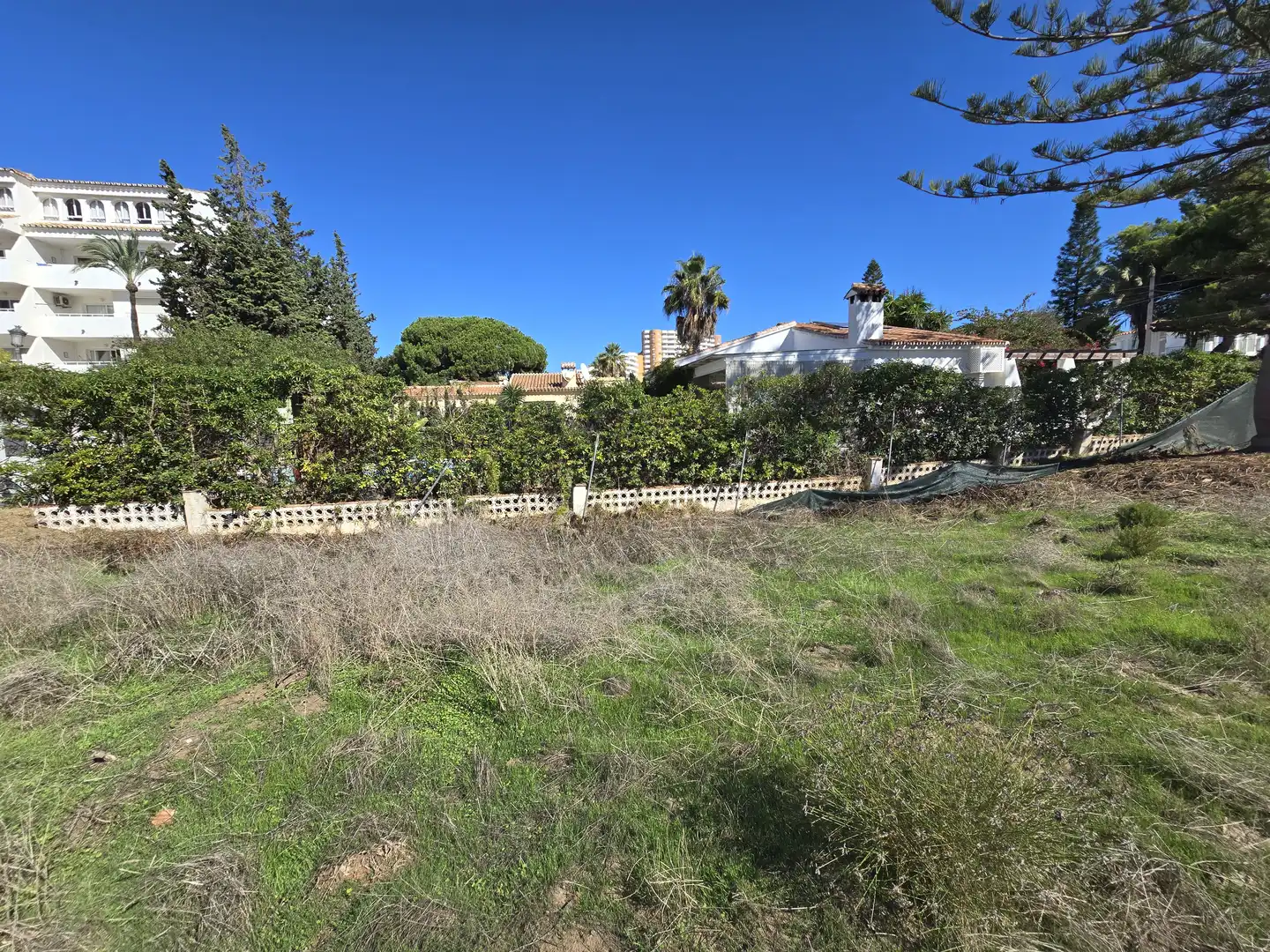Vista exterior de Casa o xalet en venda en Marbella amb Aire condicionat, Calefacció i Jardí privat