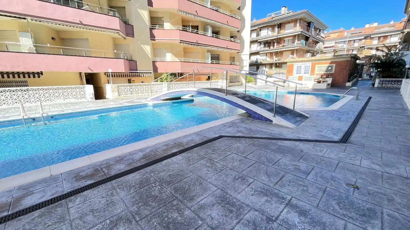 Piscina de Apartamento en venta en Pineda de Mar con Aire acondicionado, Amueblado y Piscina comunitaria
