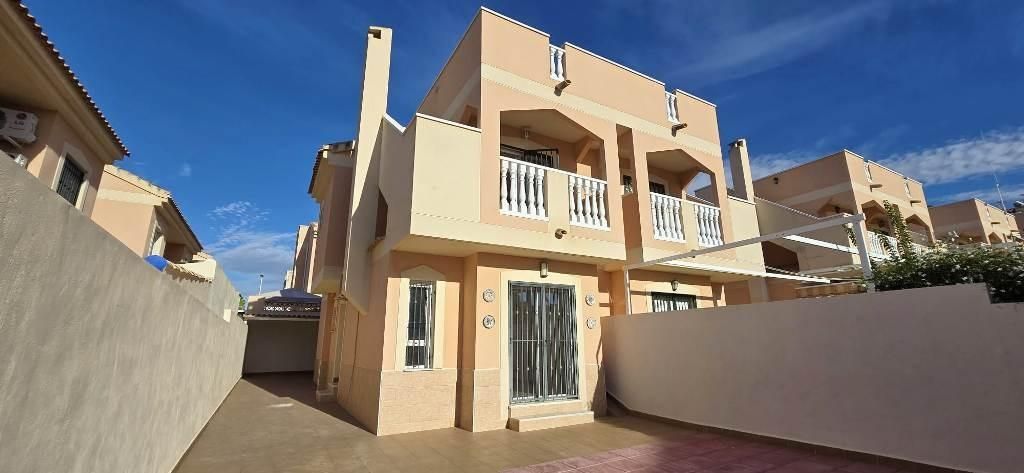 Exterior view of Duplex for sale in Mazarrón  with Terrace, Storage room and Balcony