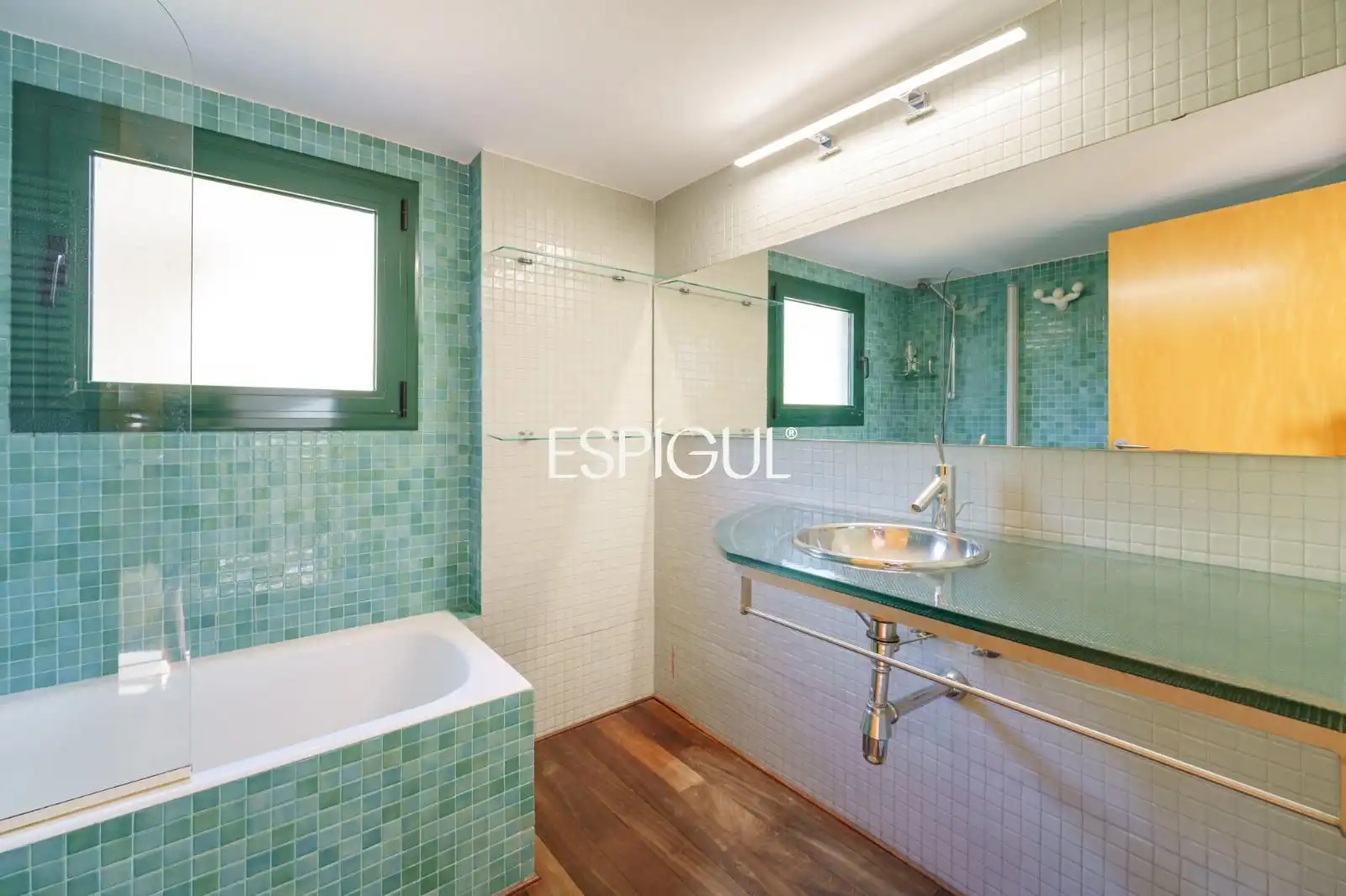 Bathroom of Detached homes for sale in Premià de Dalt, Barcelona