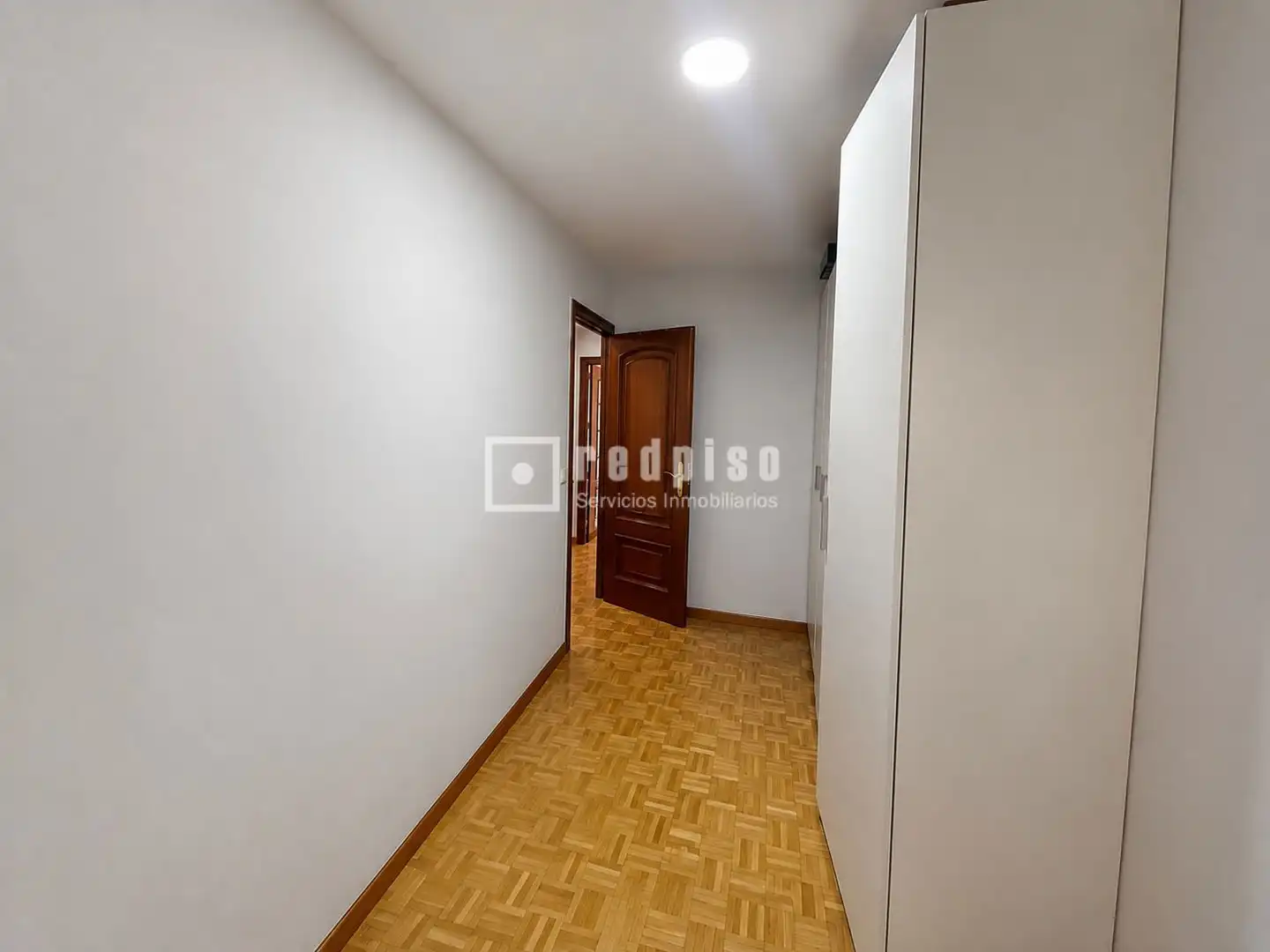 Dormitori de Pis en venda en Madrid amb Calefacció, Terrassa i Moblat