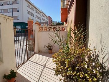 Maison avec balcon à vendre à SANTO ENTIERRO
