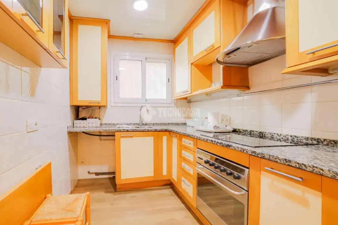 Cocina de Piso en venta en Barcelona con Calefacción y Balcón