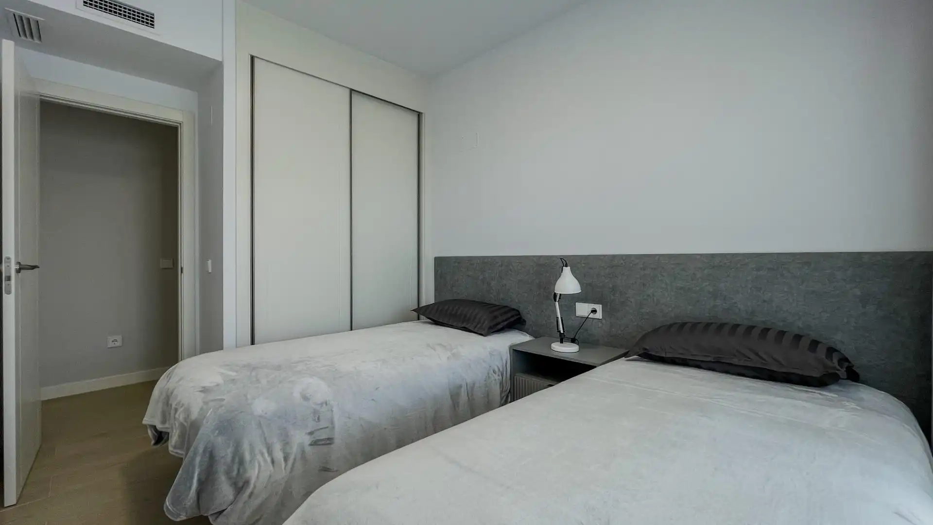 Habitación de Dúplex en venta en Finestrat con Aire acondicionado, Terraza y Amueblado