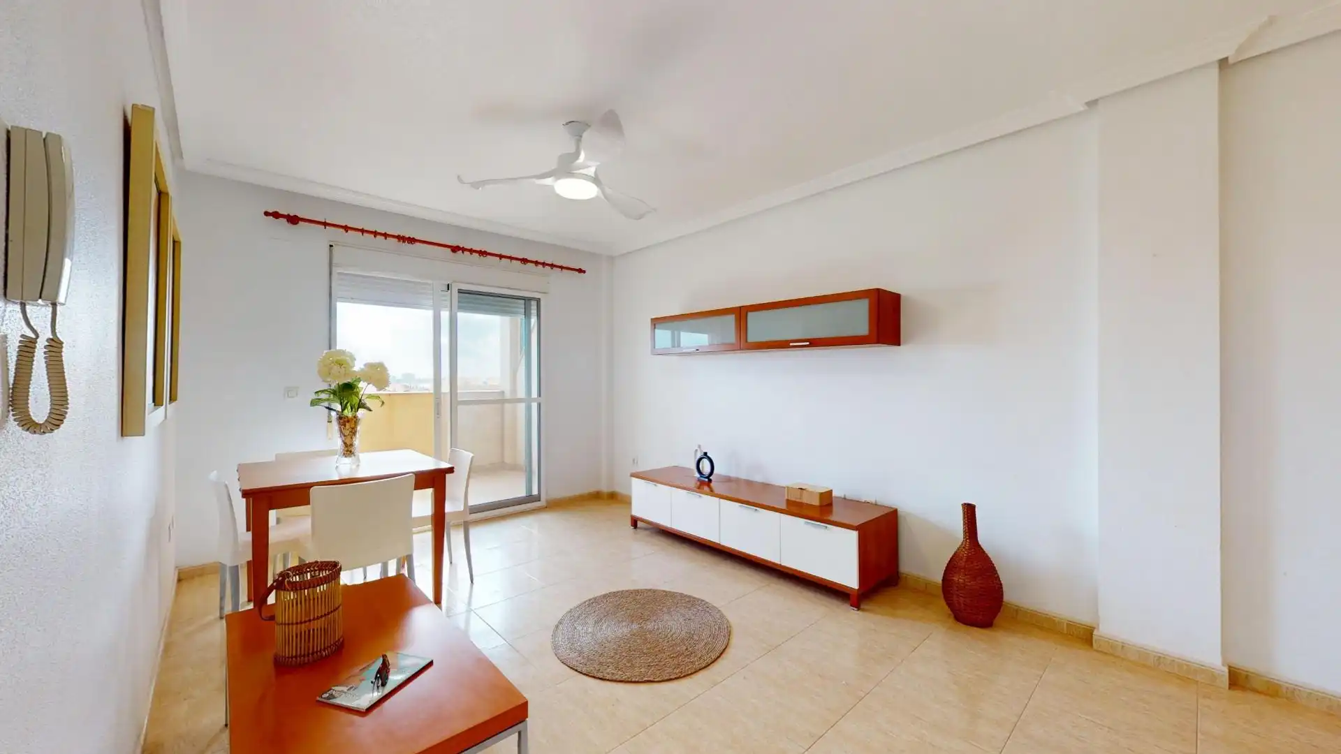 Sala d'estar de Pis en venda en Cartagena amb Moblat, Balcó i Piscina comunitària