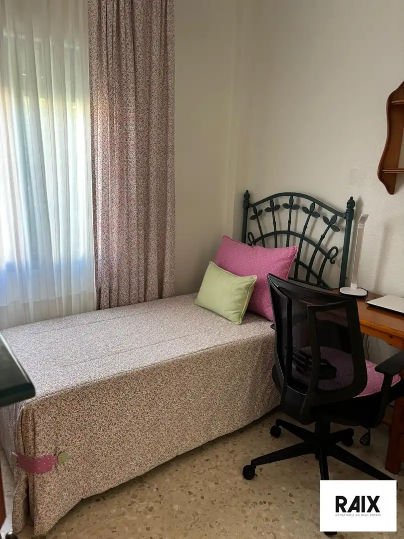 Habitación de Casa o chalet en venta en Algeciras con Calefacción, Terraza y Trastero