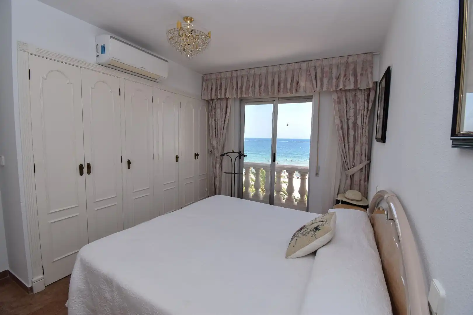 Dormitori de Apartament de lloguer en Santa Pola amb Aire condicionat, Calefacció i Terrassa