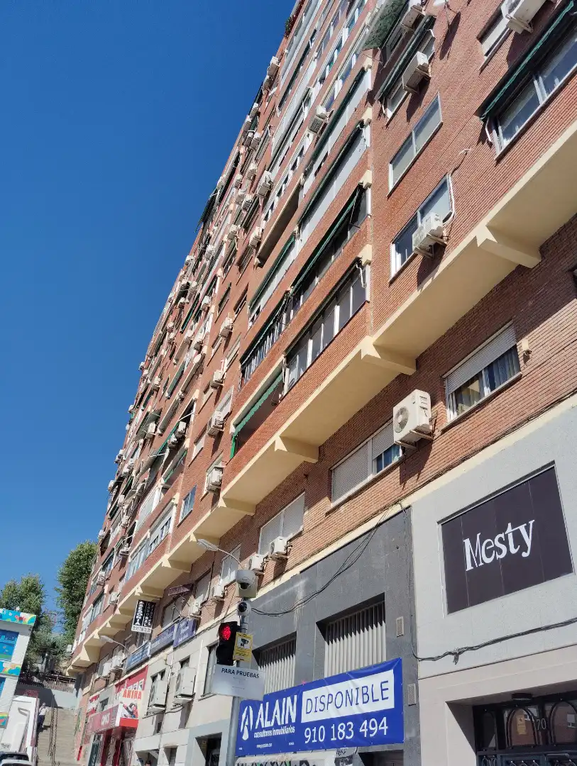 Vista exterior de Piso en venta en Madrid con Aire acondicionado y Calefacción