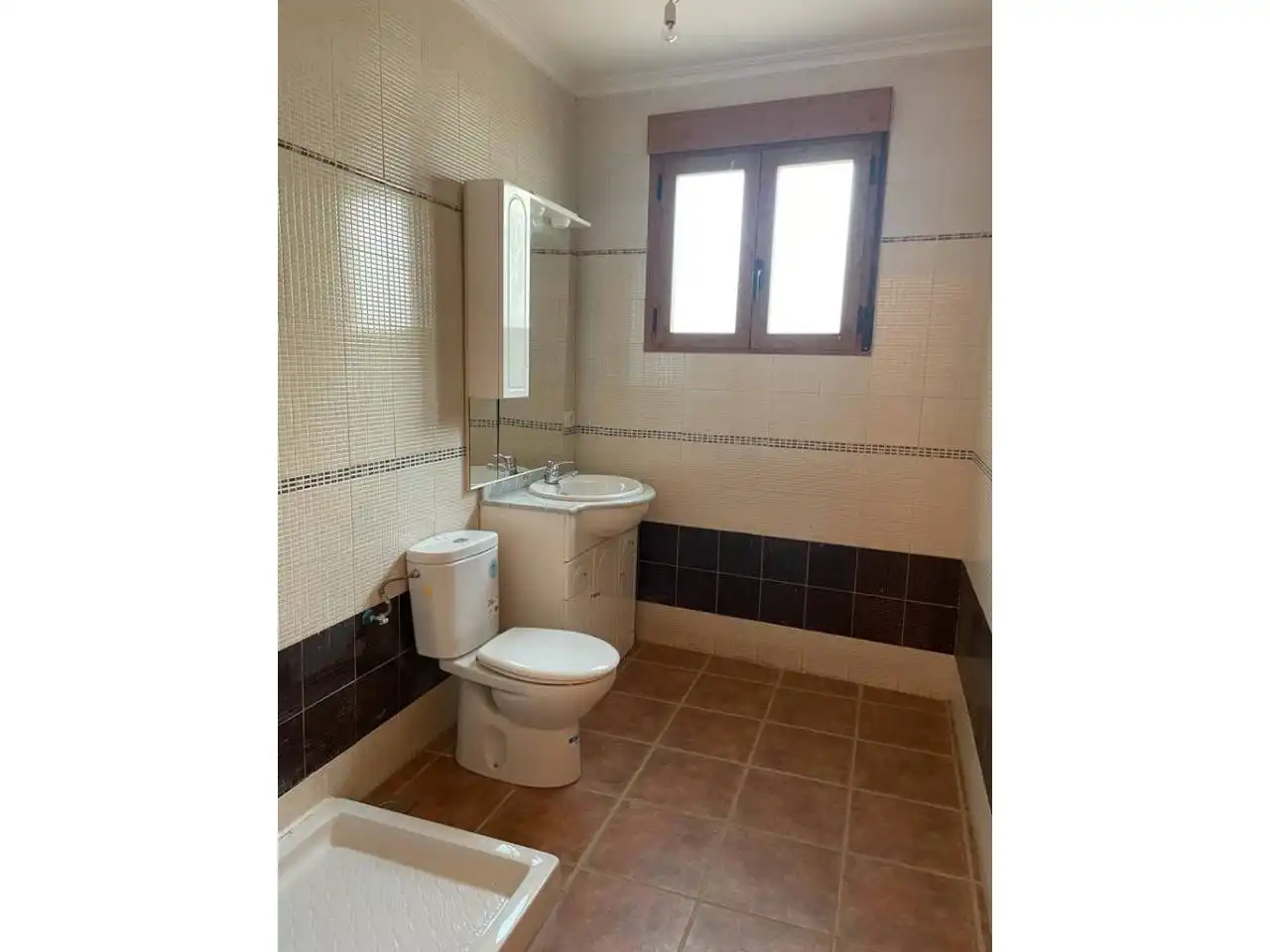 Bathroom of Houses for sale in Liétor  with Air Conditioner