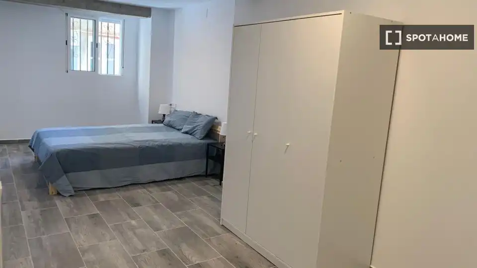 Schlafzimmer von Wohnung zur Miete in Serra mit Klimaanlage, Heizung und Möbliert