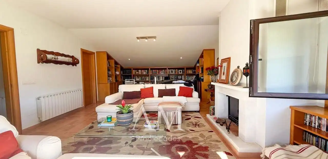 Sala de estar de Casa o chalet en venta en Vigo  con Calefacción, Jardín privado y Terraza