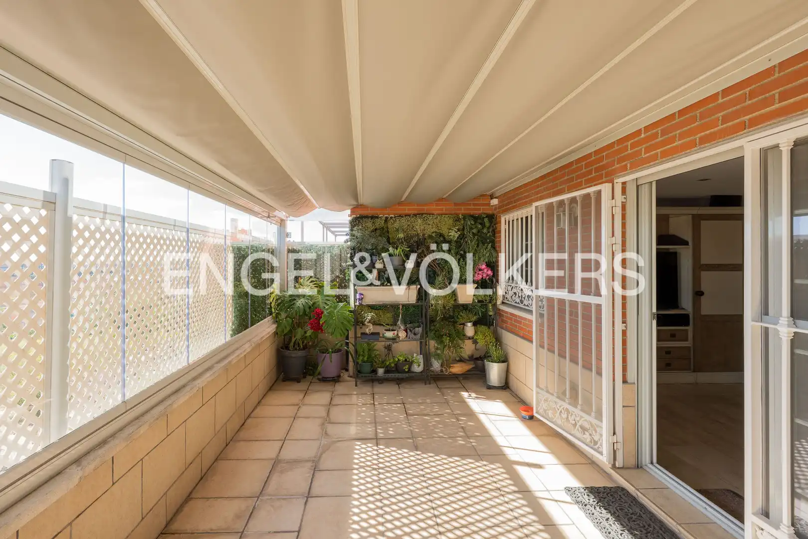 Terraza de Ático en venta en Madrid con Aire acondicionado, Calefacción y Jardín privado