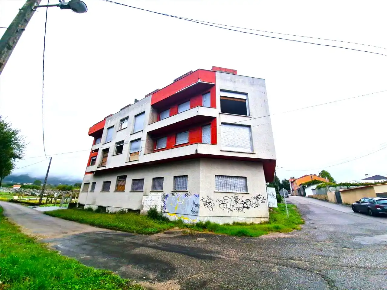 Vista exterior de Edificio en venta en O Rosal  