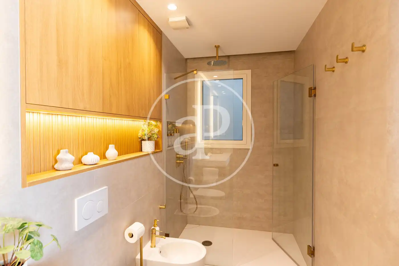 Bathroom of Flat for sale in Barcelona  with Air Conditioner, Heating and Furnished