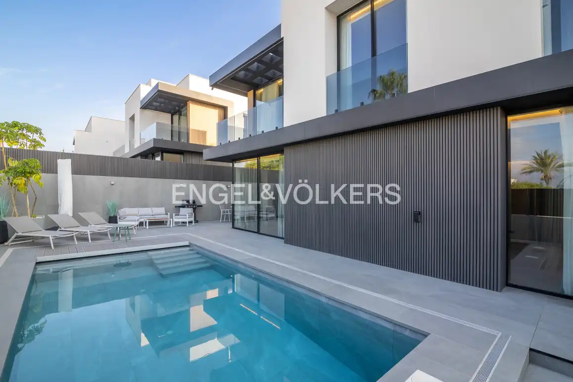 Exterior view of Houses for sale in L'Alfàs del Pi  with Air Conditioner, Private garden and Swimming Pool
