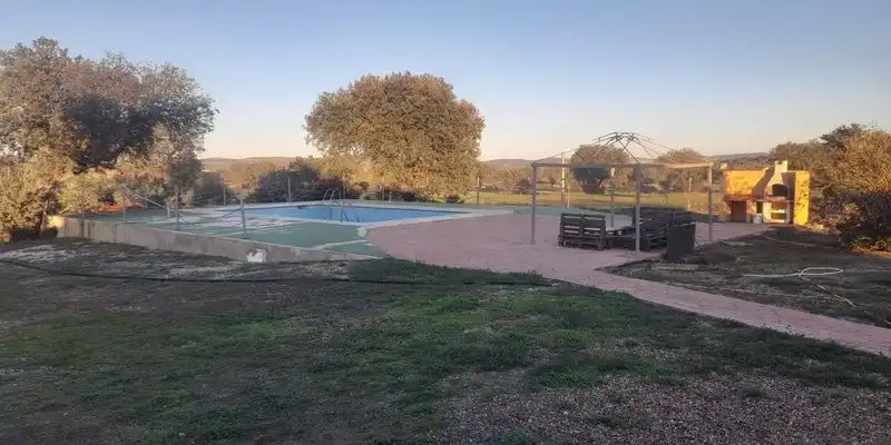 Piscina de Finca rústica en venta en Fuente Obejuna con Jardín privado