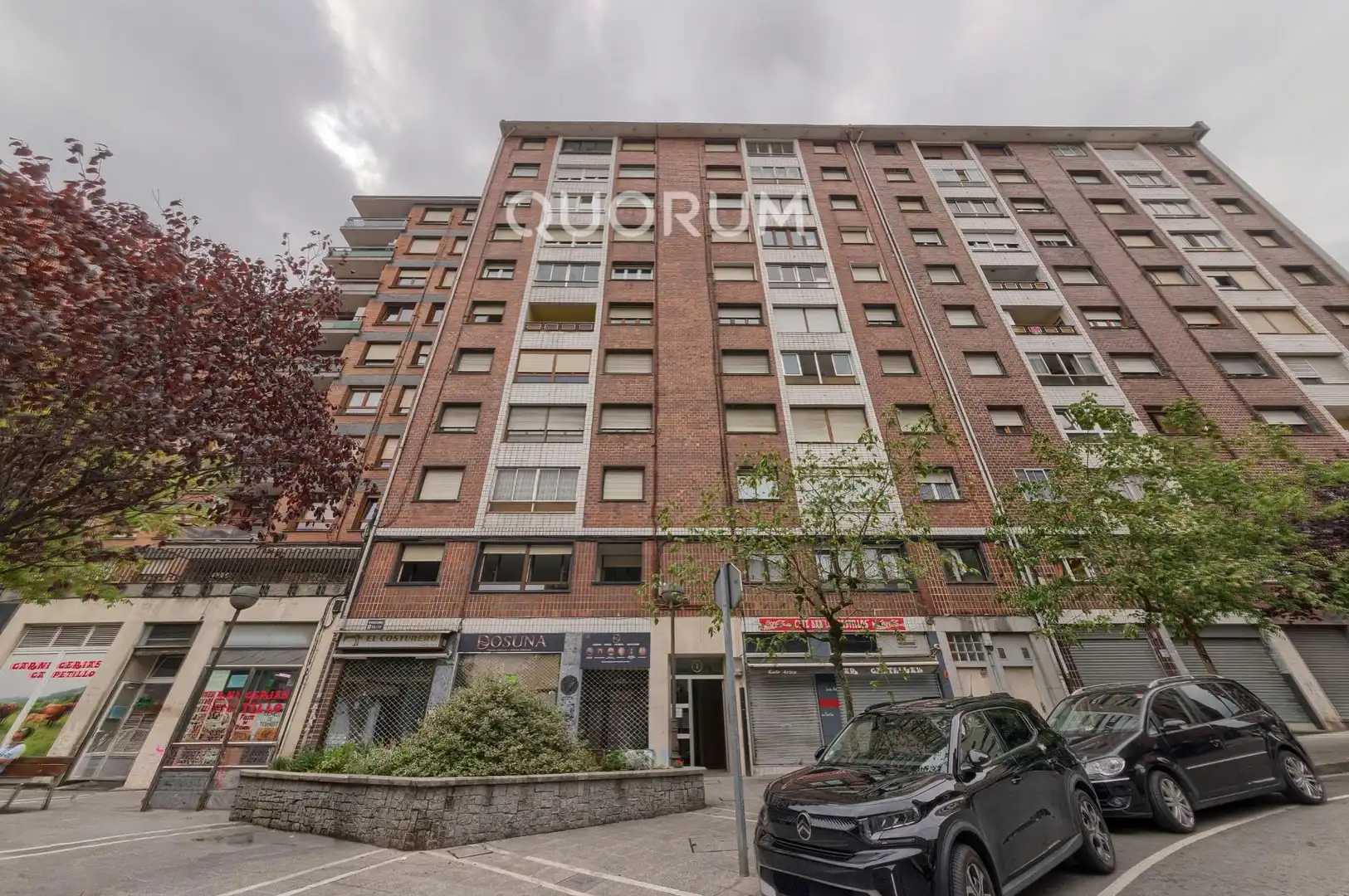 Vista exterior de Pis en venda en Basauri  amb Calefacció i Balcó