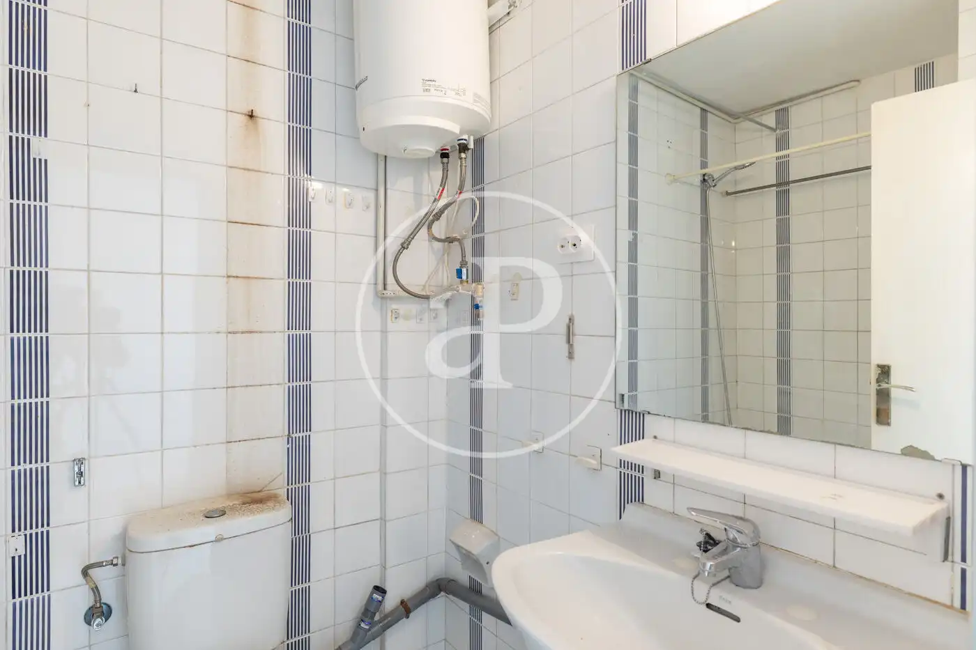 Badezimmer von Wohnung zum Verkauf in Barcelona mit Heizung und Terrasse