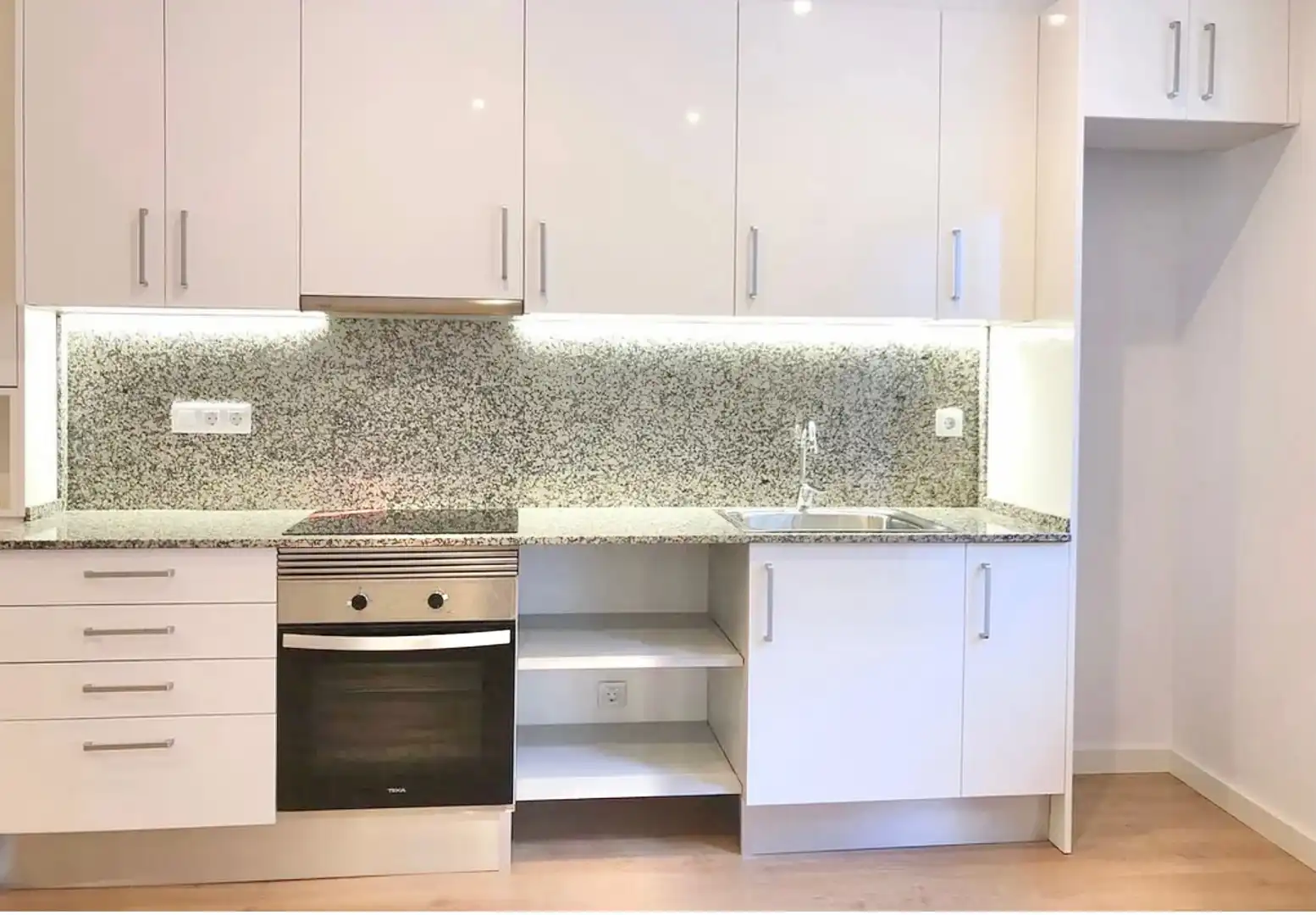 Cocina de Estudio en venta en Barcelona con Aire acondicionado, Calefacción y Parquet