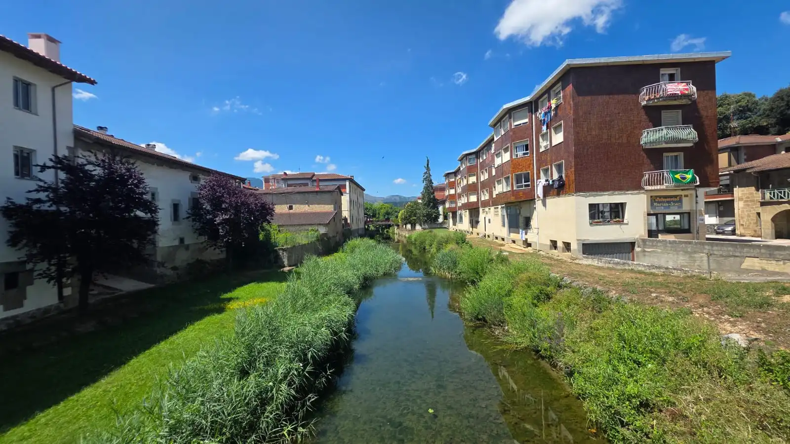 Vista exterior de Piso en venta en Valle de Mena con Parquet, Amueblado y Horno