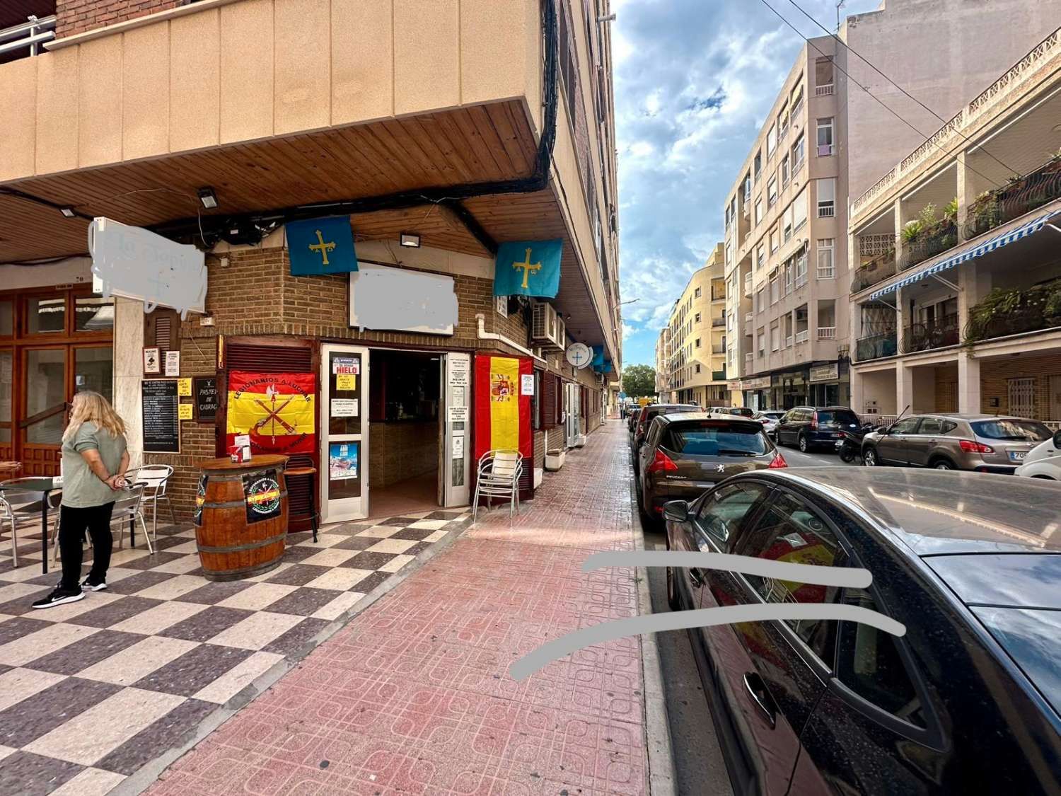 Vista exterior de Local en venda en Torrevieja amb Moblat