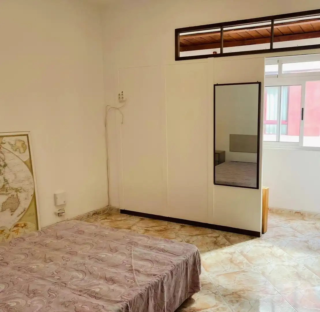 Dormitori de Pis en venda en Las Palmas de Gran Canaria amb Jardí privat, Traster i Moblat