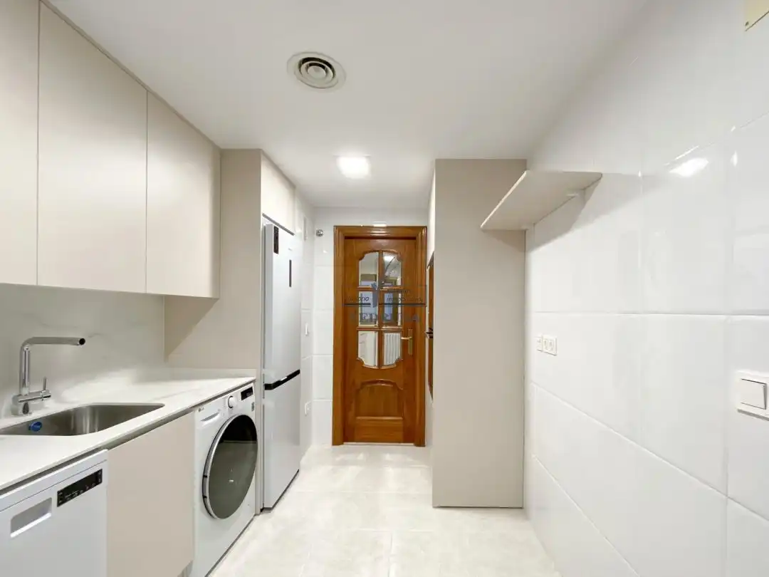 Kitchen of Flat for rent in Zaragoza  with Air Conditioner, Heating and Terrace