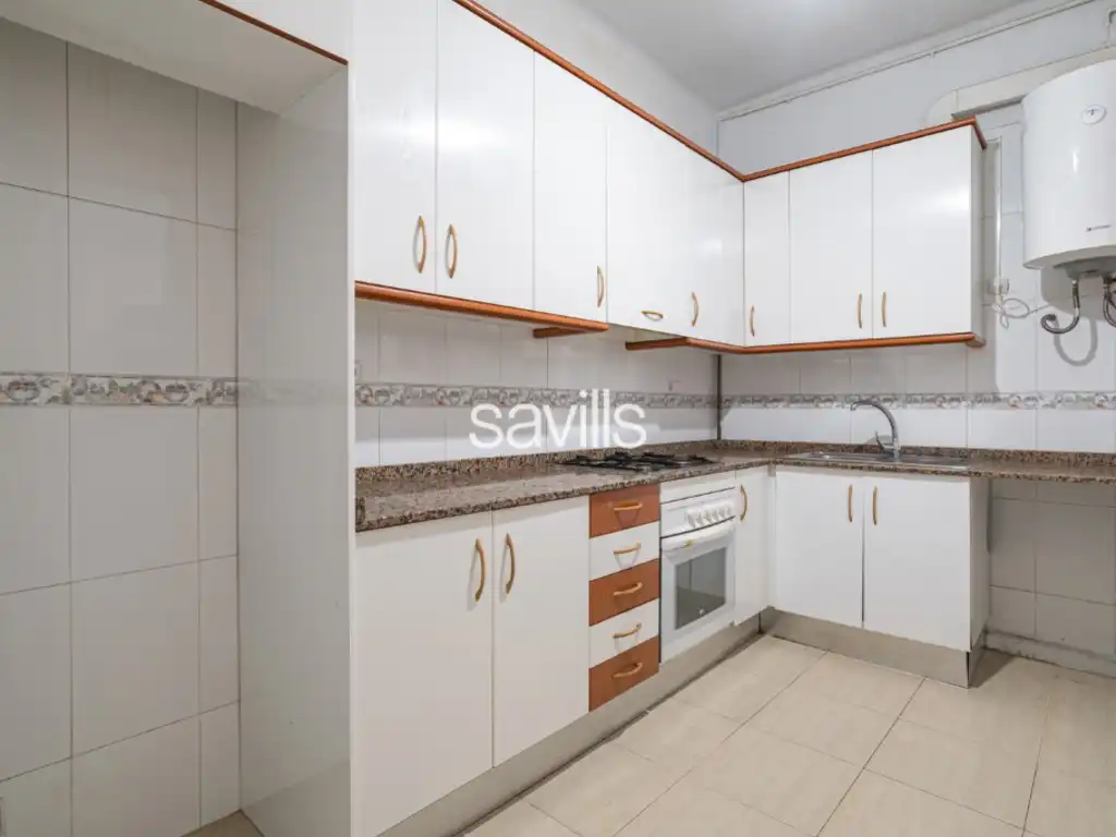 Cuina de Apartament en venda en Barcelona amb Aire condicionat i Balcó