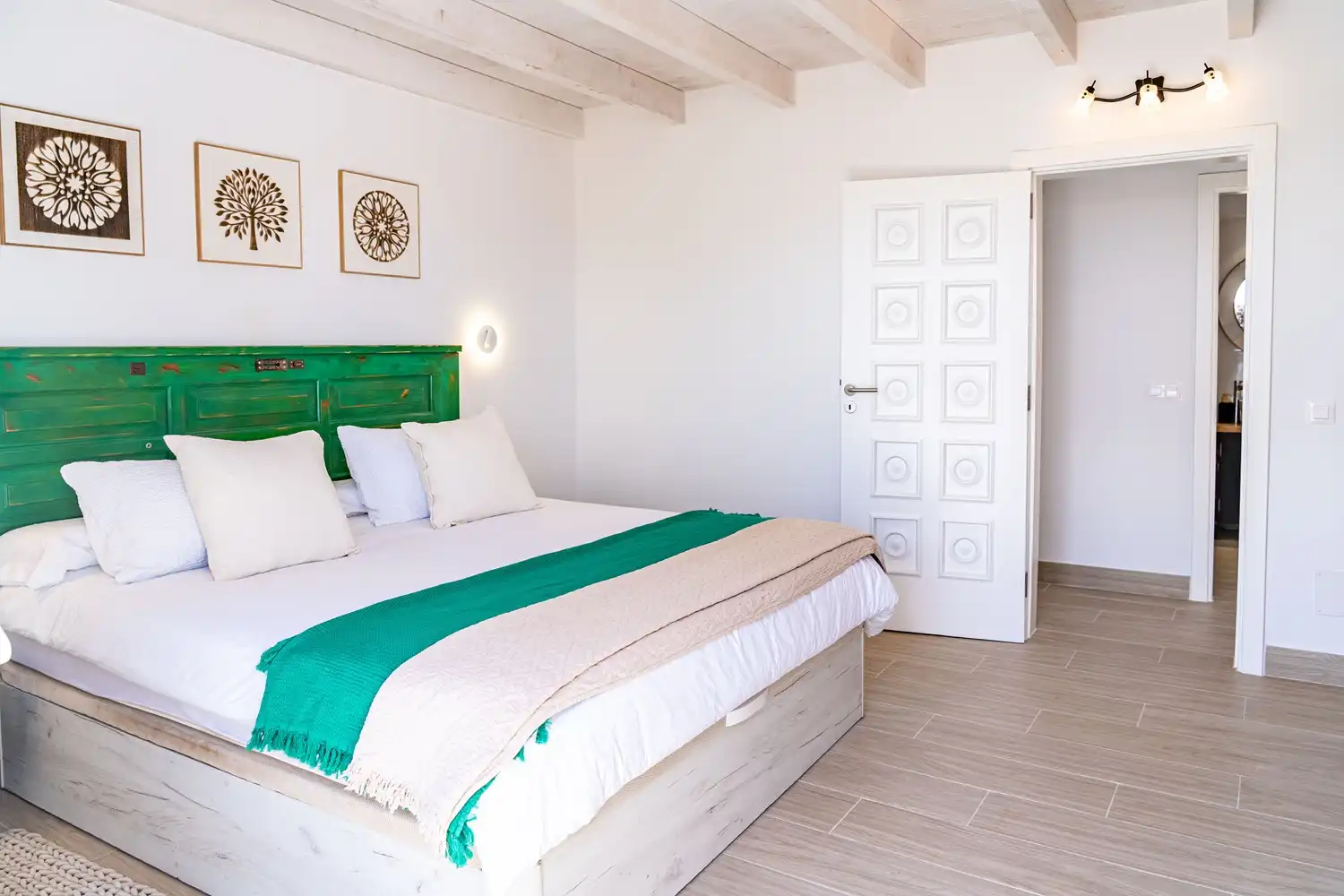Dormitori de Casa adosada en venda en Teguise amb Jardí privat, Terrassa i Piscina