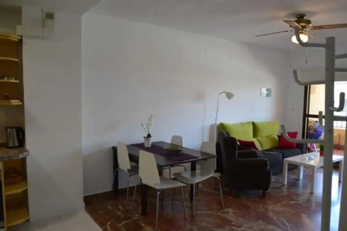 Wohnzimmer von Wohnungen zur Miete in Almuñécar mit Klimaanlage, Terrasse und Möbliert