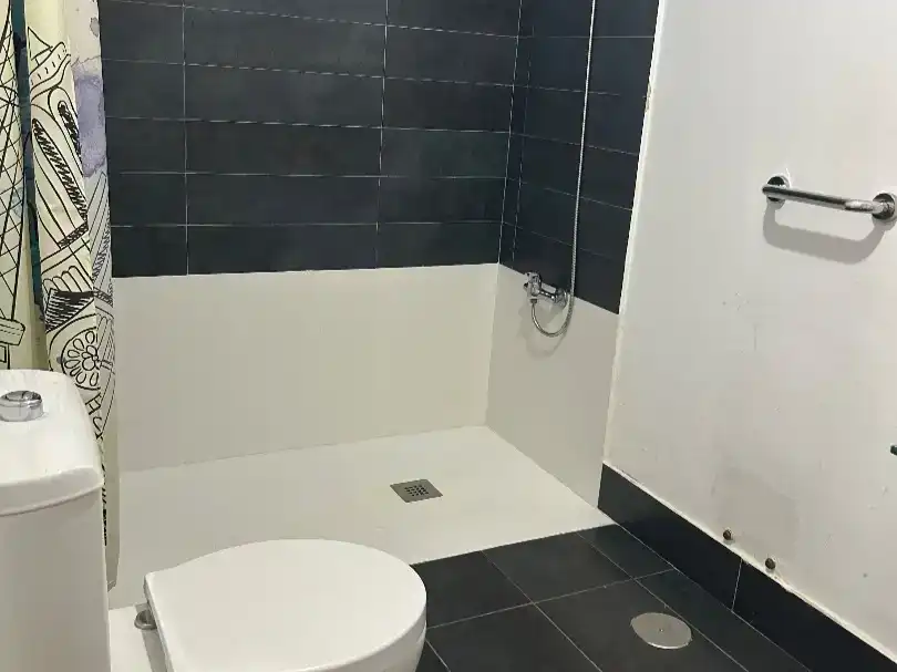 Bany de Pis en venda en Mairena del Aljarafe amb Aire condicionat