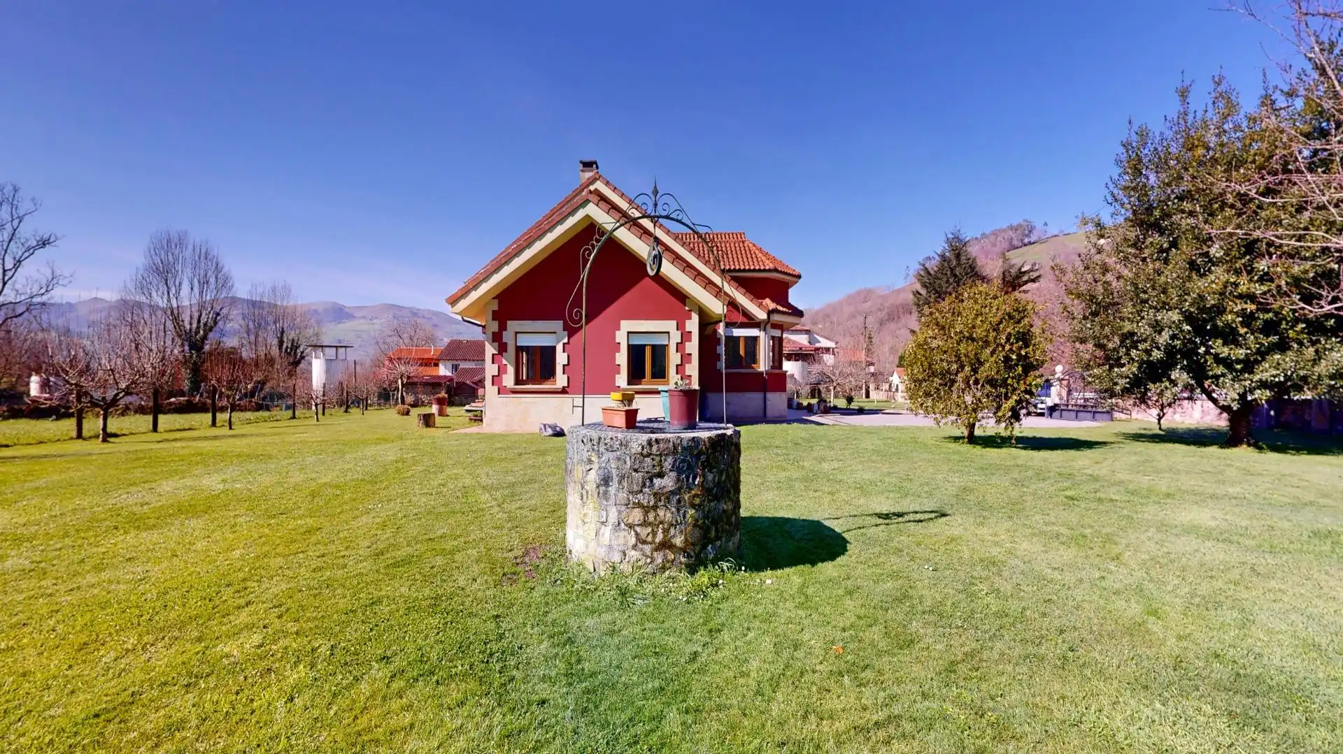 Vista exterior de Casa o chalet en venta en Saro con Calefacción, Jardín privado y Balcón