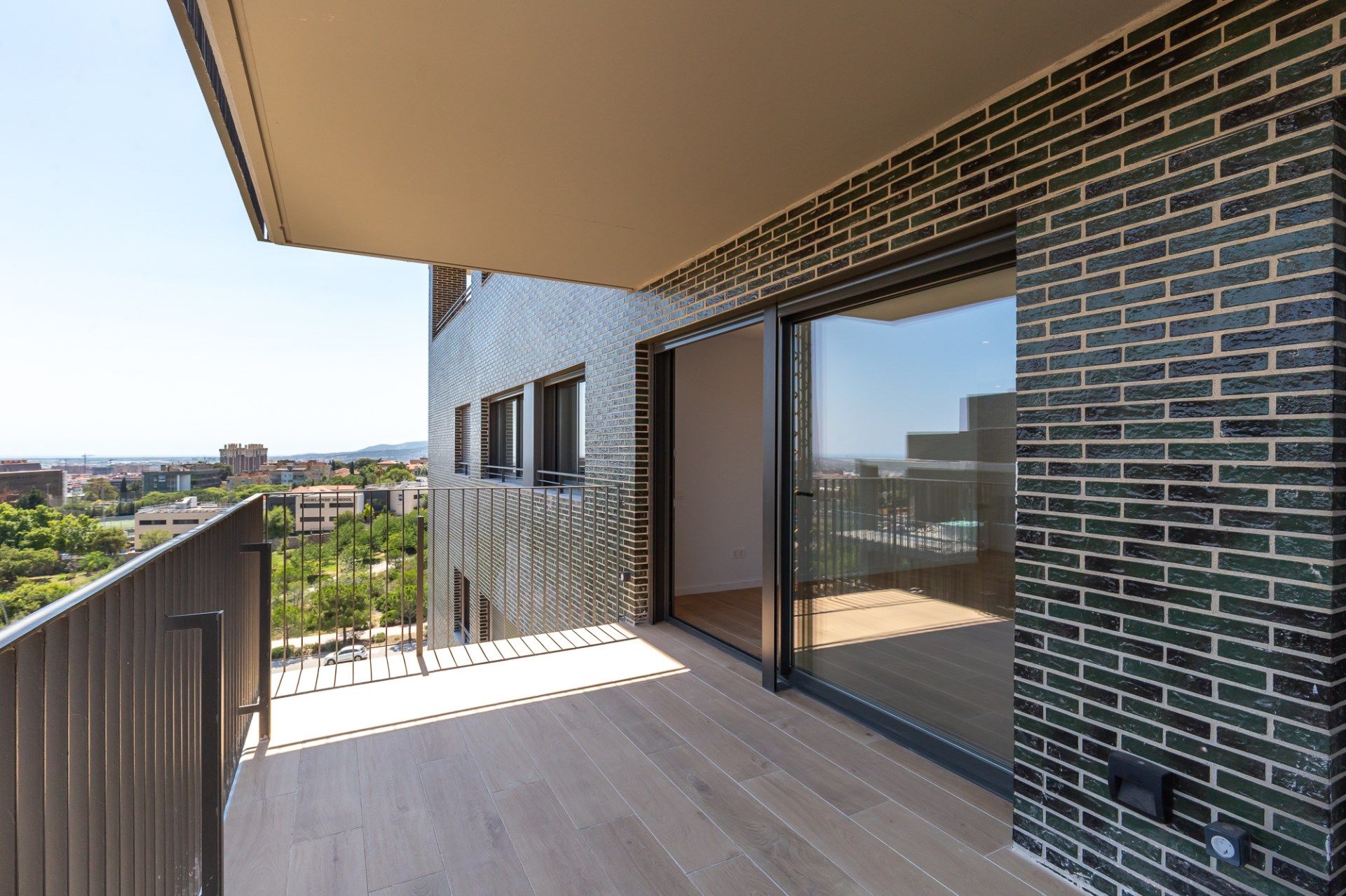 Pis de lloguer a JOAN MIRO, Finestrelles