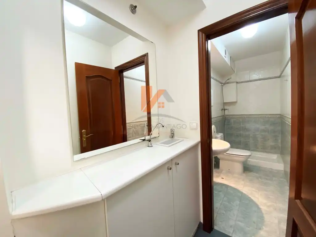 Badezimmer von Geschaftsraum zum Verkauf in Santiago de Compostela 