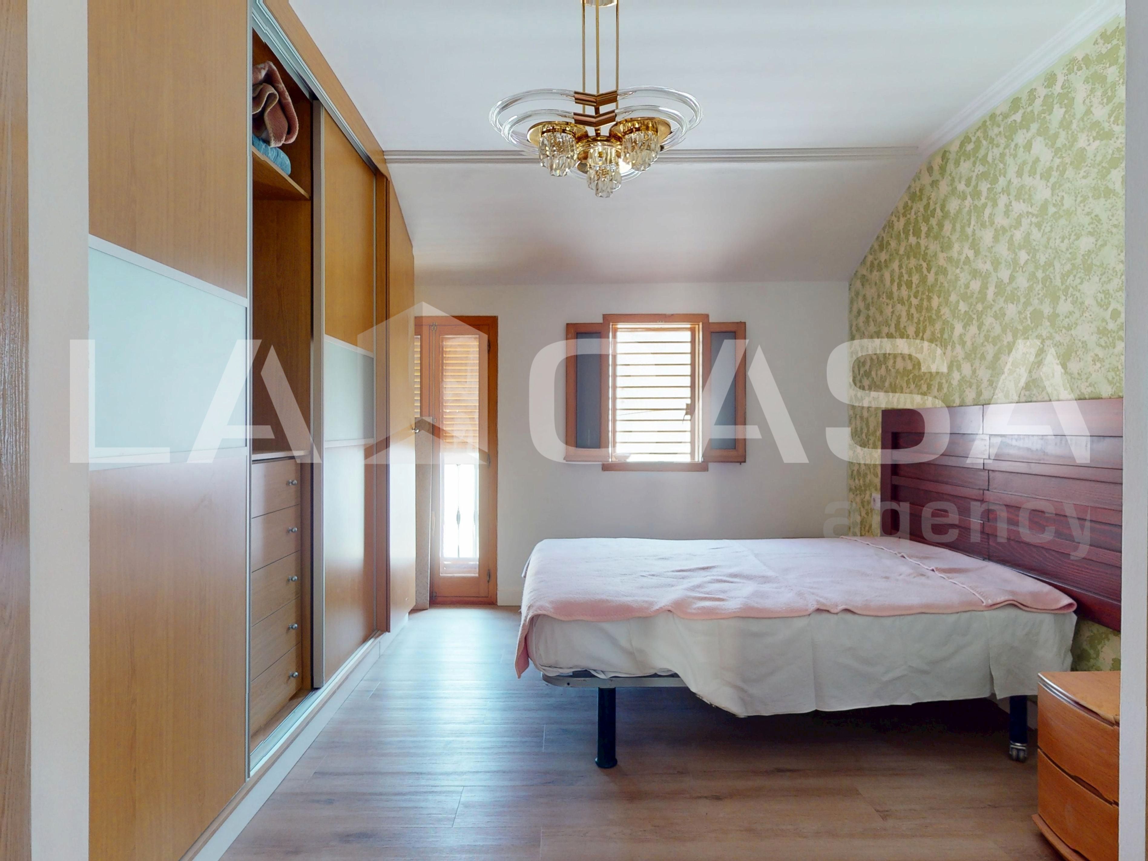 Habitación de Casa adosada en venta en Catarroja