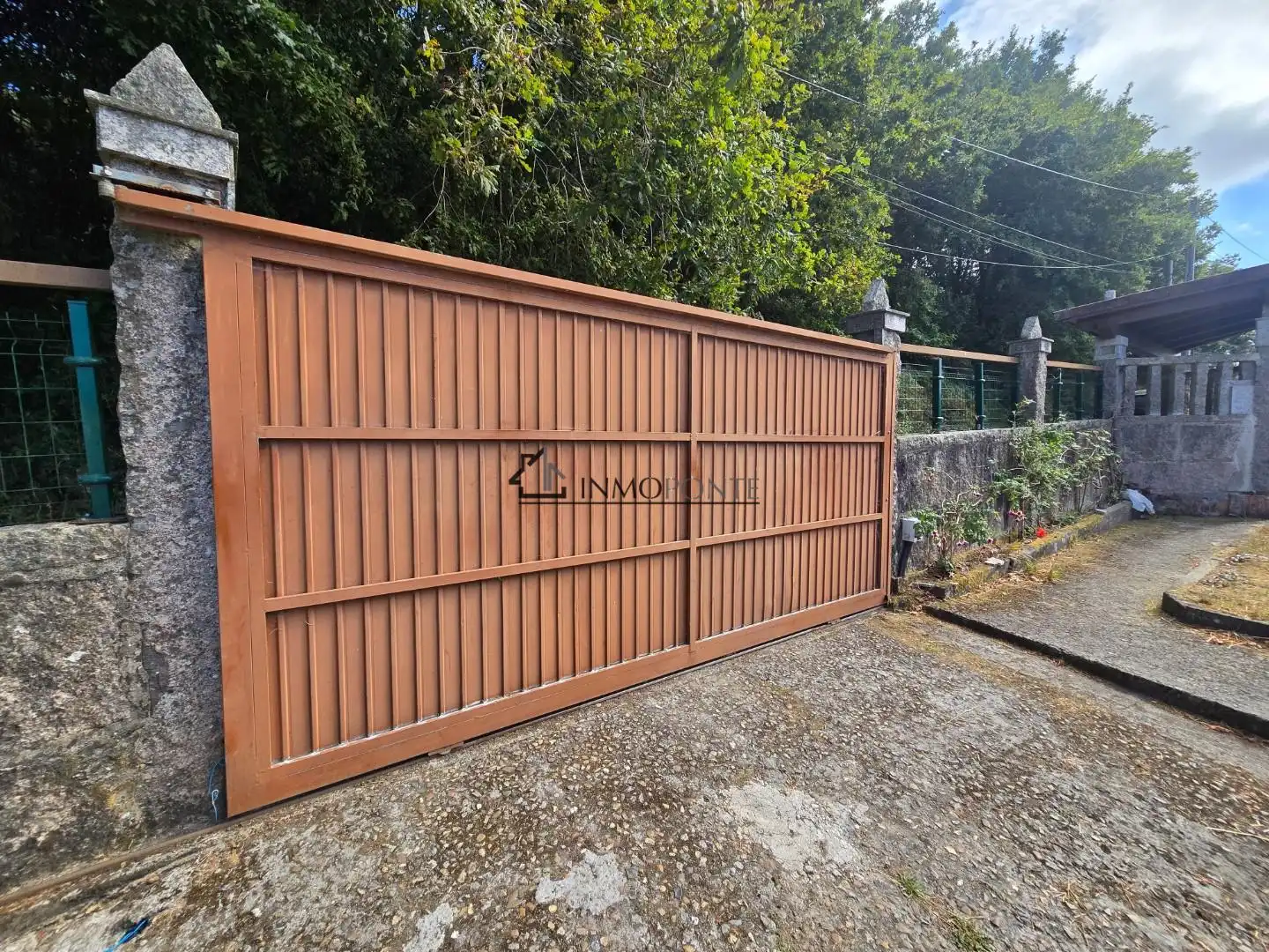 Vista exterior de Casa o xalet en venda en Pontevedra Capital  amb Jardí privat