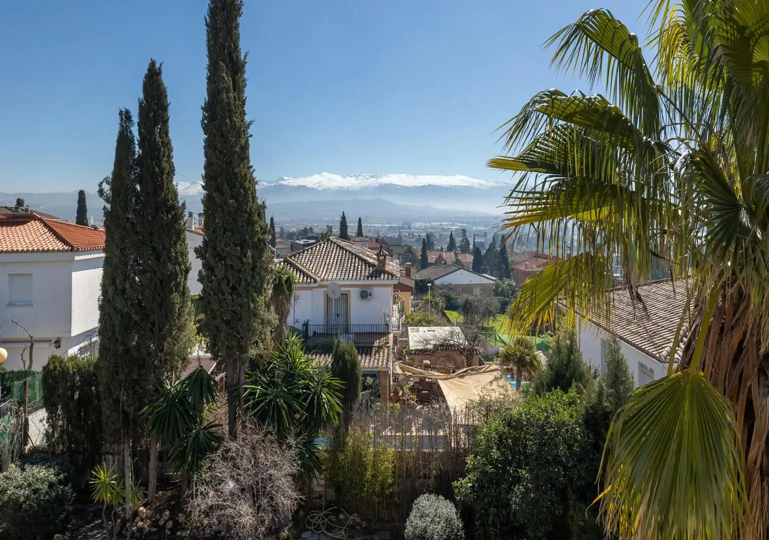 Vista exterior de Casa o chalet en venta en Peligros con Trastero y Piscina