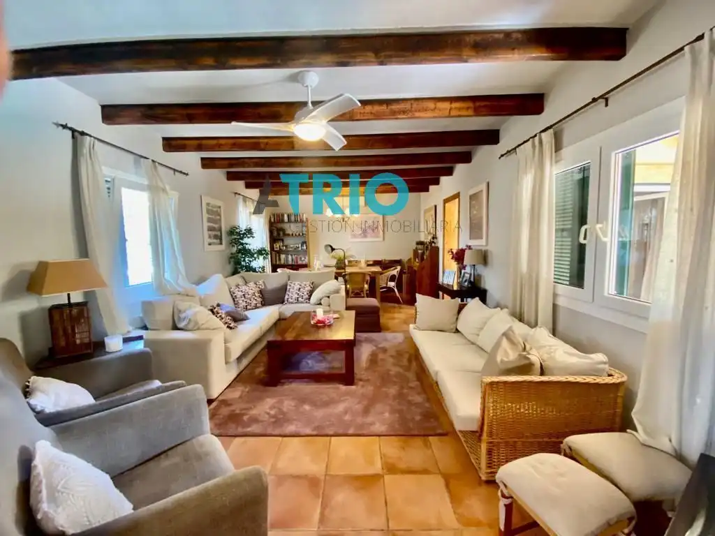 Living room of Houses for sale in Ses Salines  with Air Conditioner, Heating and Private garden