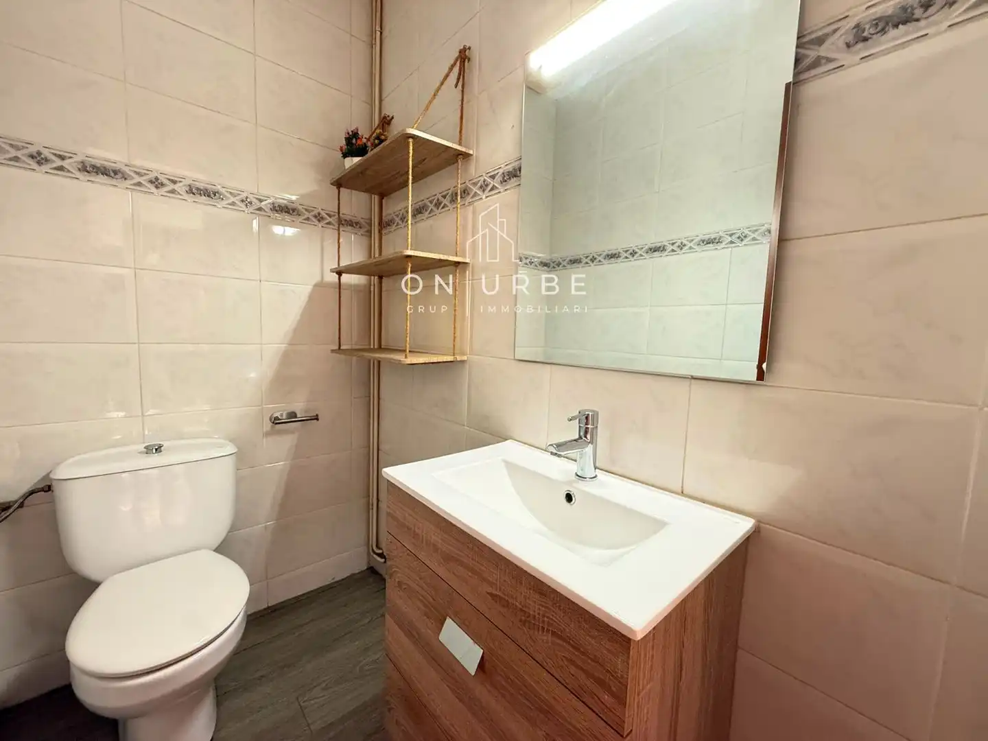Badezimmer von Maisonette zum Verkauf in Badalona mit Klimaanlage, Heizung und Terrasse